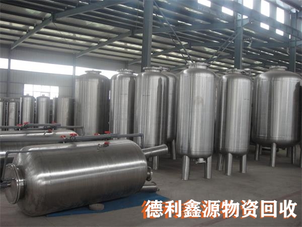 高價不銹鋼罐回收，不銹鋼儲罐回收，廢舊設(shè)備回收